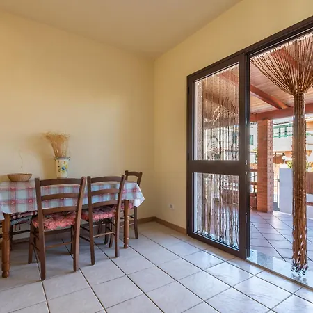 Via Delle Mimose 14 *